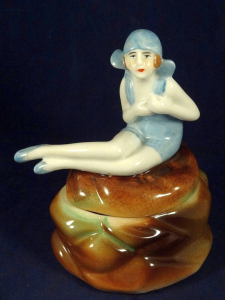 baigneuse art deco beeldje