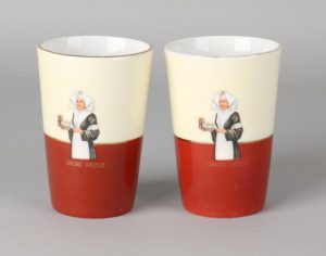 droste chocolademelk bekers met verpleegster