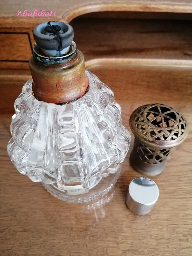 Lampe Berger met sierdop en vuursteendop
